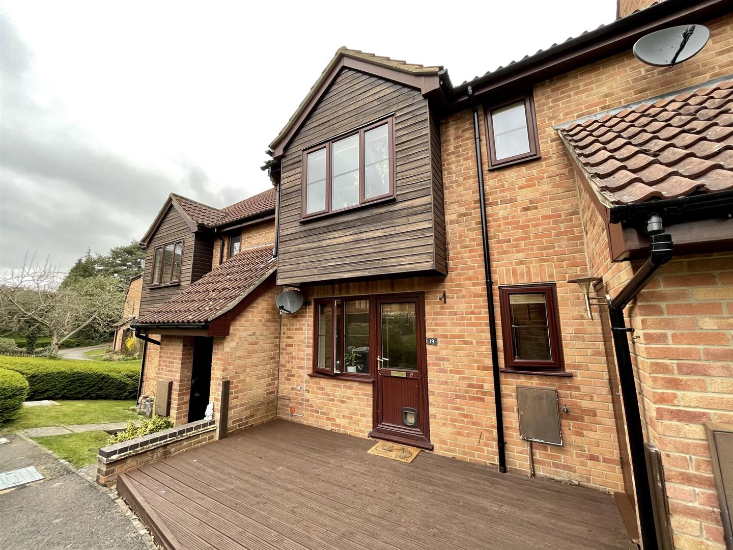 2 Bedroom Property For Sale in Tadley £190,000